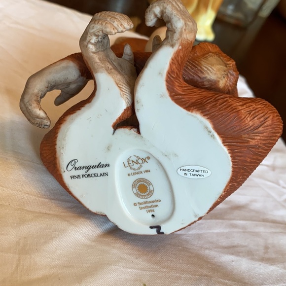 Orangutan Figurine / Statue - Picture 6 of 11